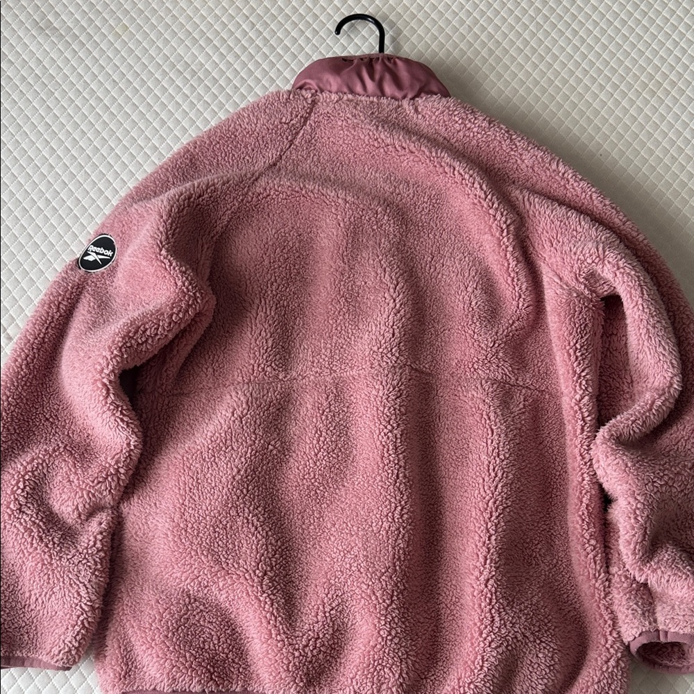 reebok - Picture 3 of 3